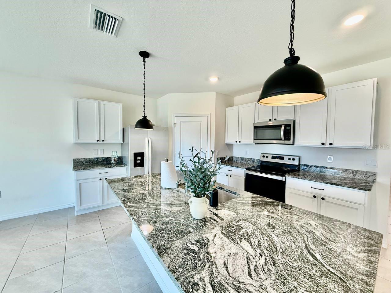 9098 FORGE BREEZE LOOP, WESLEY CHAPEL, FL, 33545