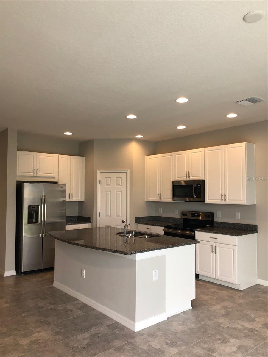 7009 GRAND ELM DR, RIVERVIEW, FL, 33578