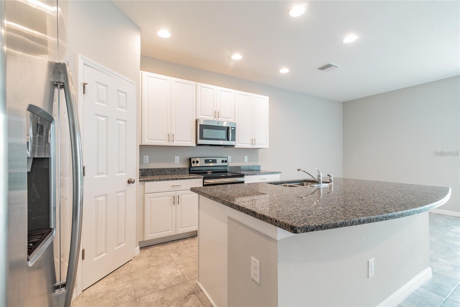 7009 GRAND ELM DR, RIVERVIEW, FL, 33578