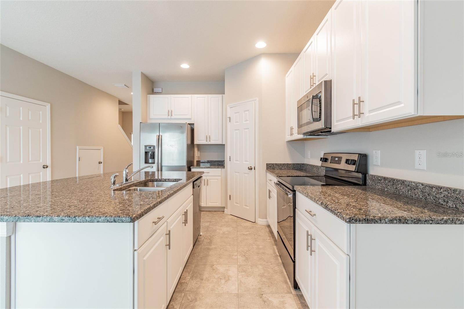 7009 GRAND ELM DR, RIVERVIEW, FL, 33578