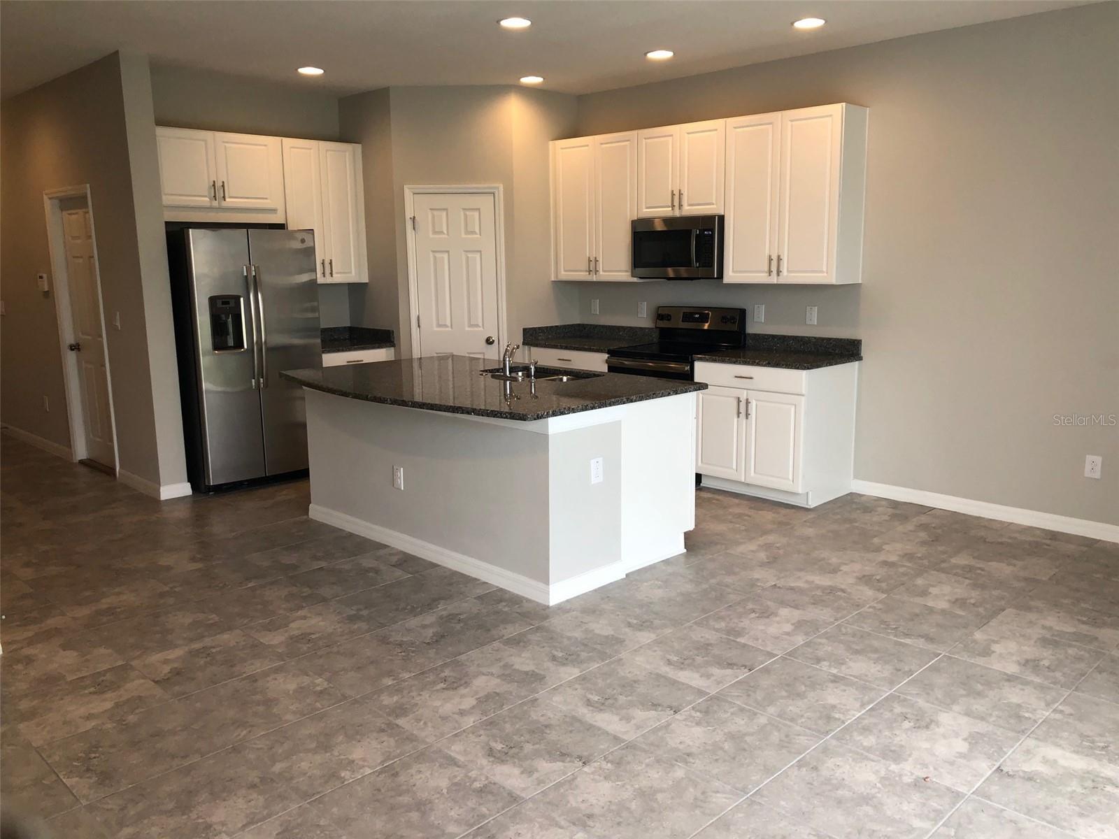 7009 GRAND ELM DR, RIVERVIEW, FL, 33578