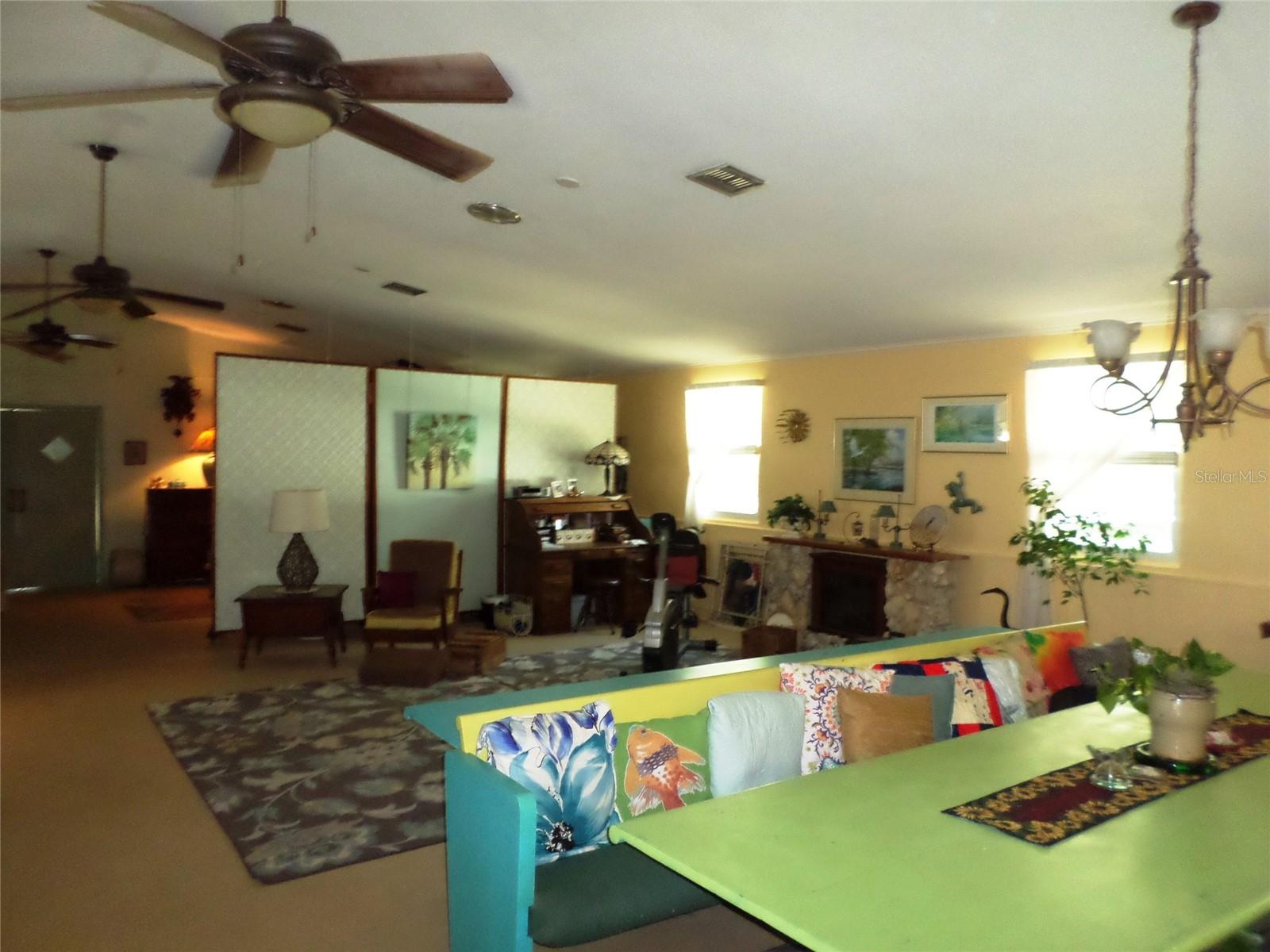 6005 HIGHWAY 40 W, YANKEETOWN, FL, 34498