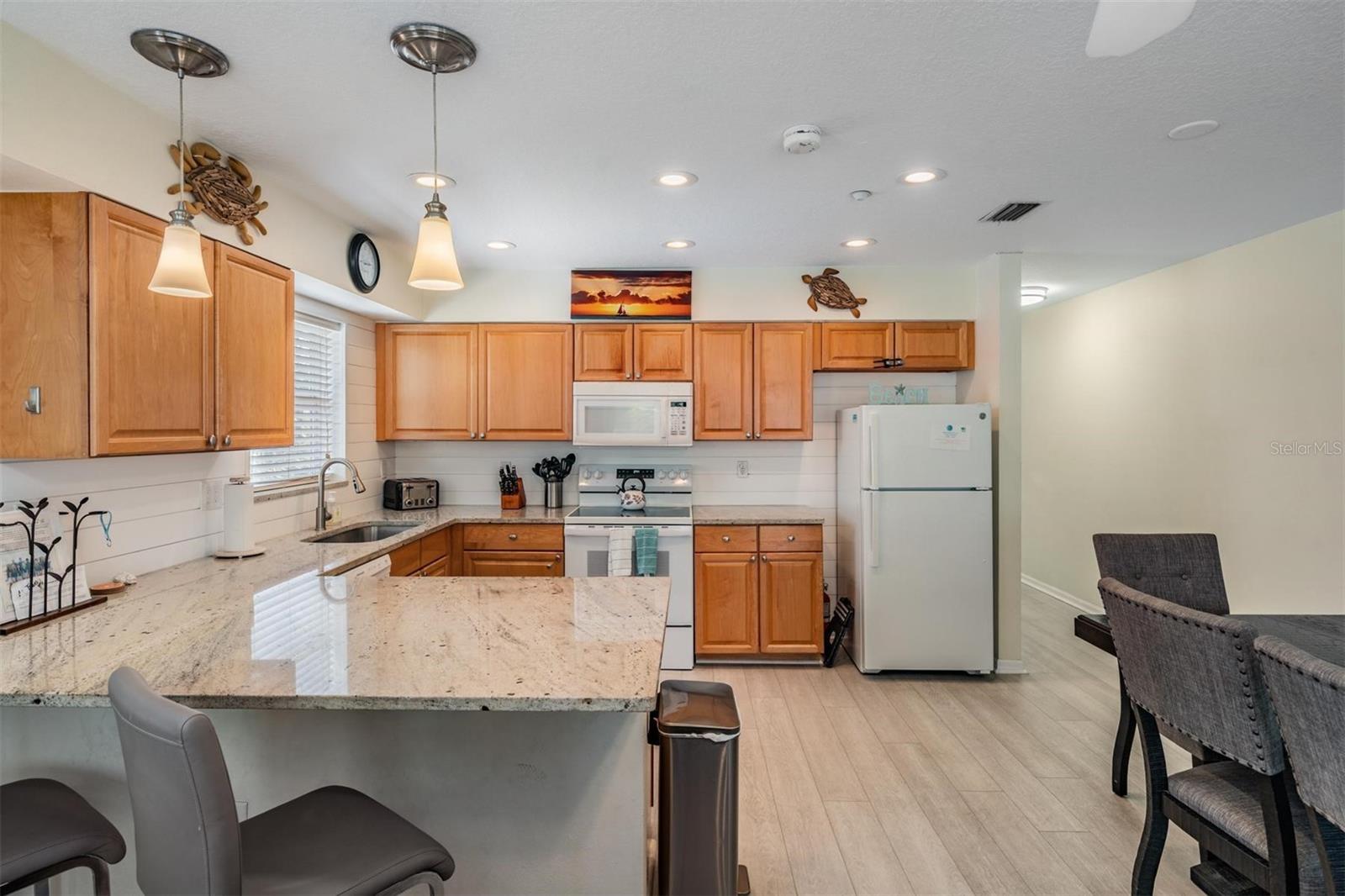 1500 GULF BLVD #204B, INDIAN ROCKS BEACH, FL, 33785