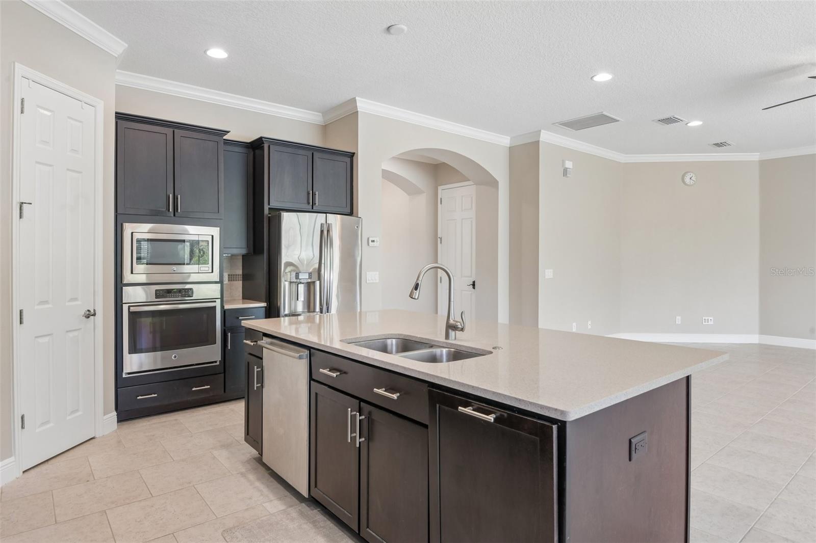 8355 SWISS CHARD CIR, LAND O LAKES, FL, 34637