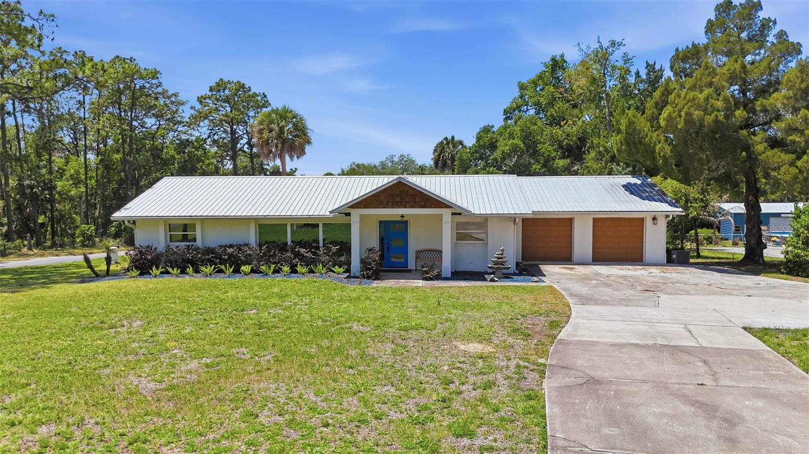 37237 GRAYS AIRPORT RD, LADY LAKE, FL, 32159