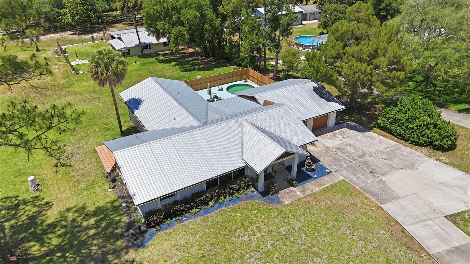 37237 GRAYS AIRPORT RD, LADY LAKE, FL, 32159