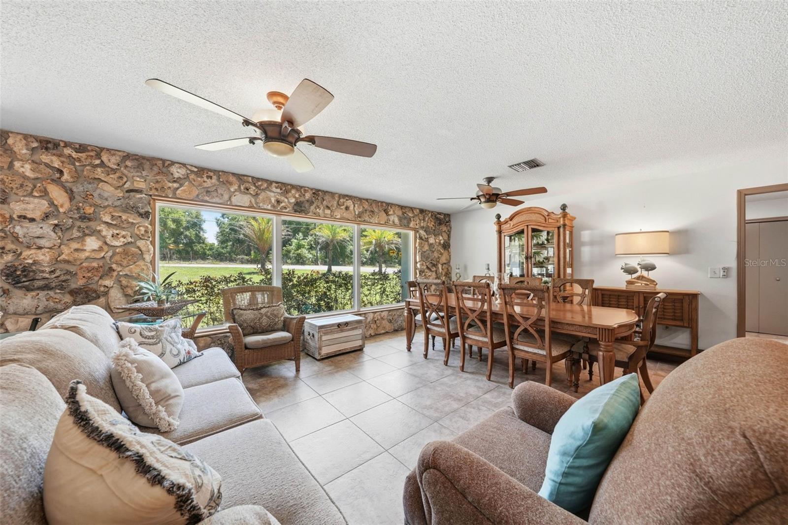 37237 GRAYS AIRPORT RD, LADY LAKE, FL, 32159