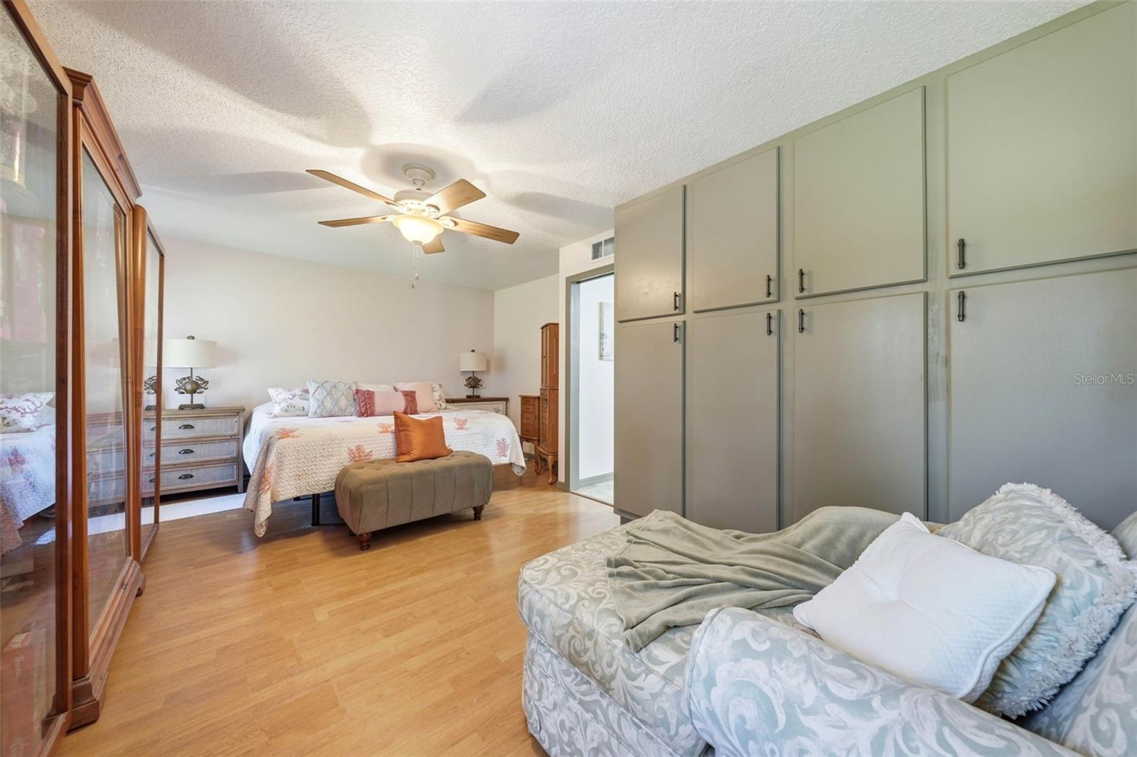 37237 GRAYS AIRPORT RD, LADY LAKE, FL, 32159