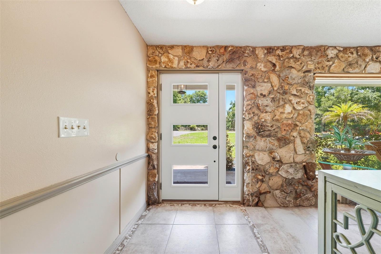 37237 GRAYS AIRPORT RD, LADY LAKE, FL, 32159