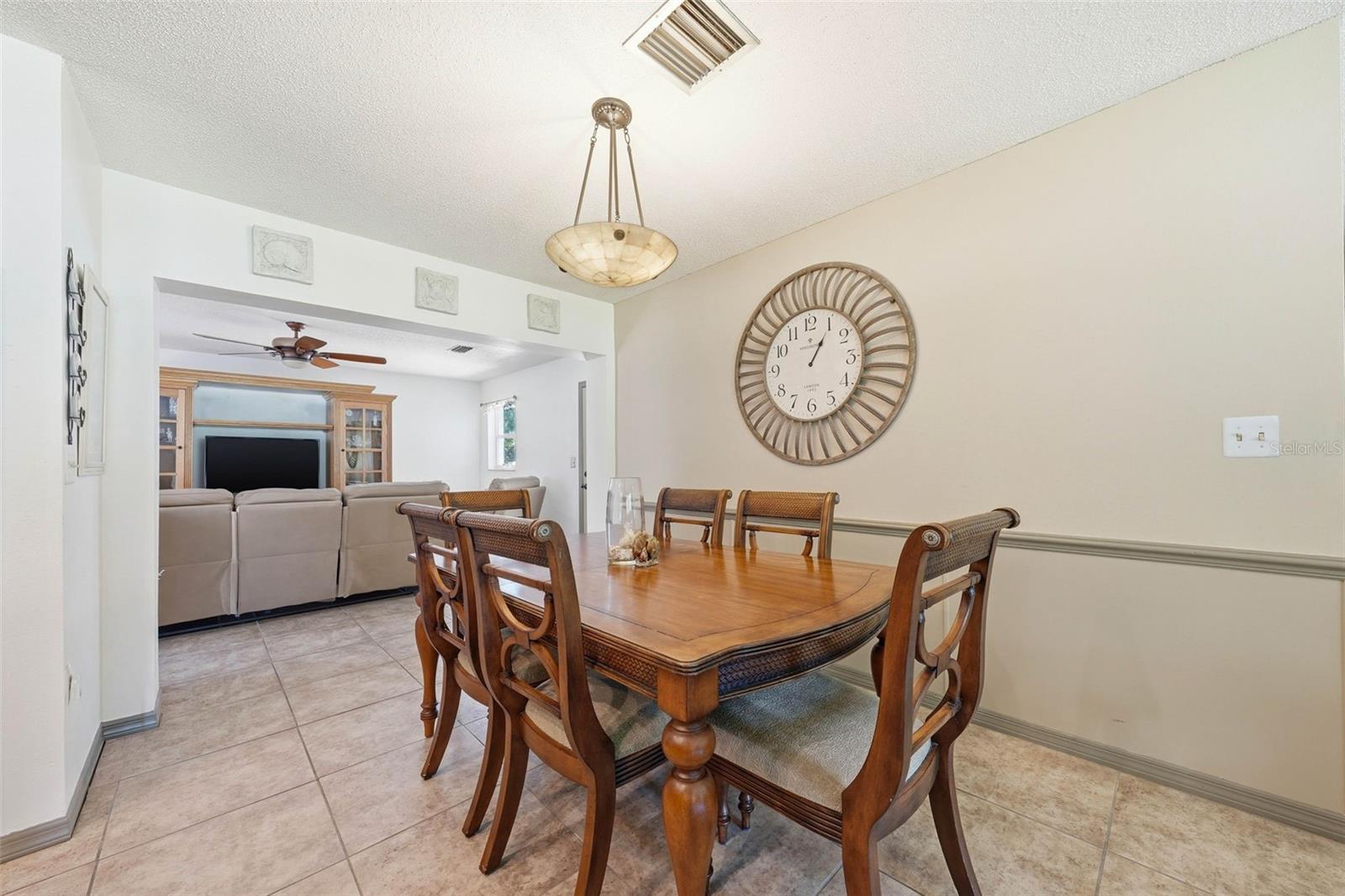 37237 GRAYS AIRPORT RD, LADY LAKE, FL, 32159