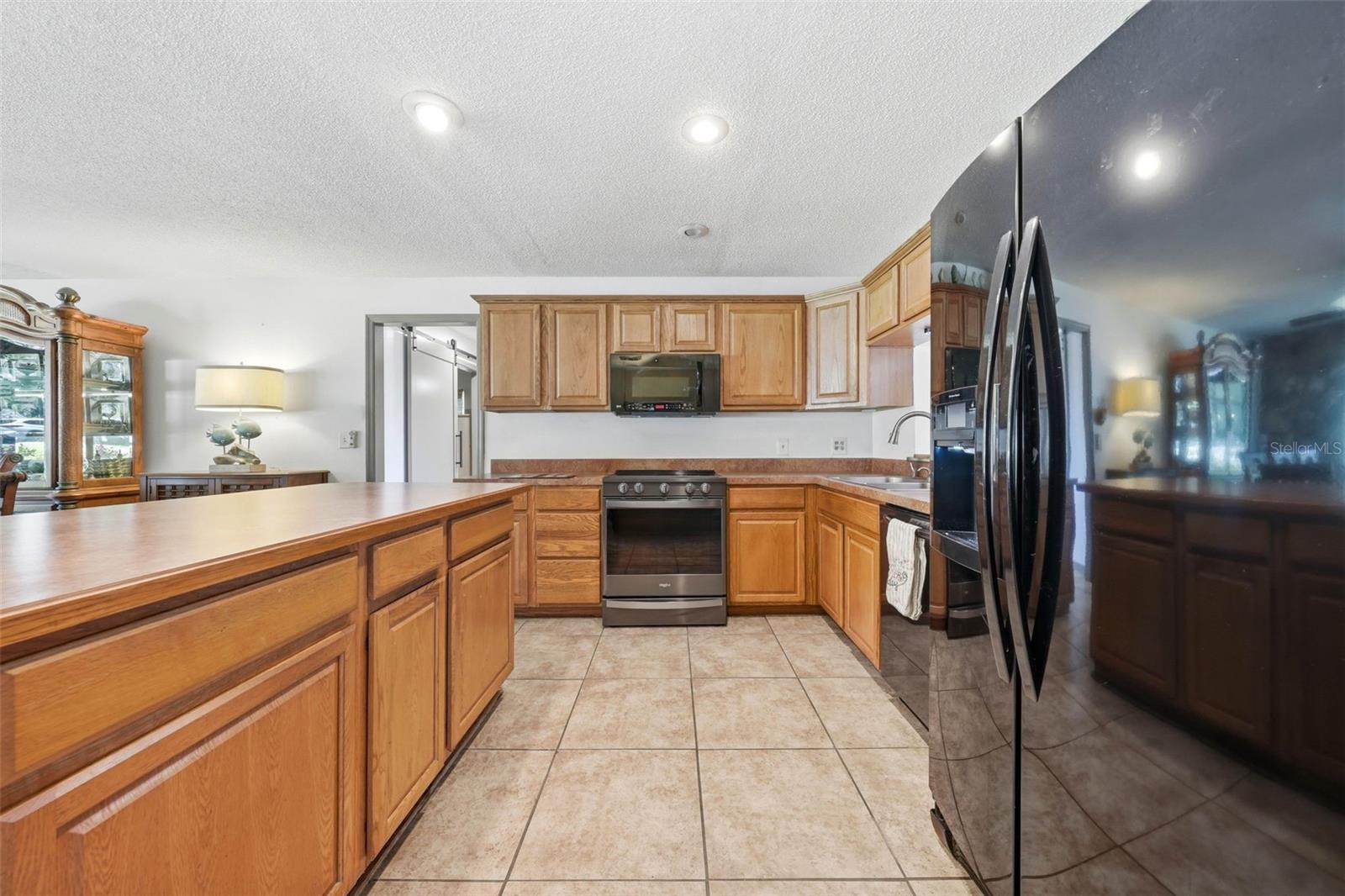 37237 GRAYS AIRPORT RD, LADY LAKE, FL, 32159