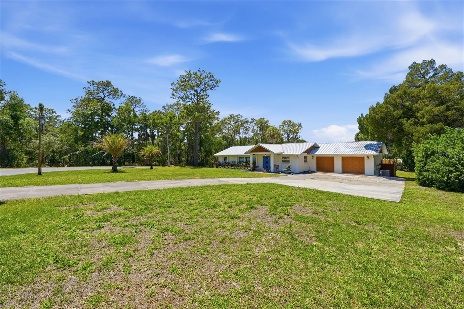 37237 GRAYS AIRPORT RD, LADY LAKE, FL, 32159