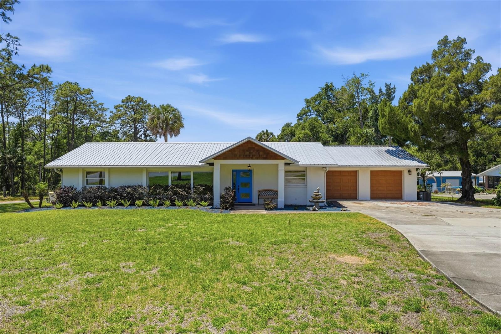 37237 GRAYS AIRPORT RD, LADY LAKE, FL, 32159