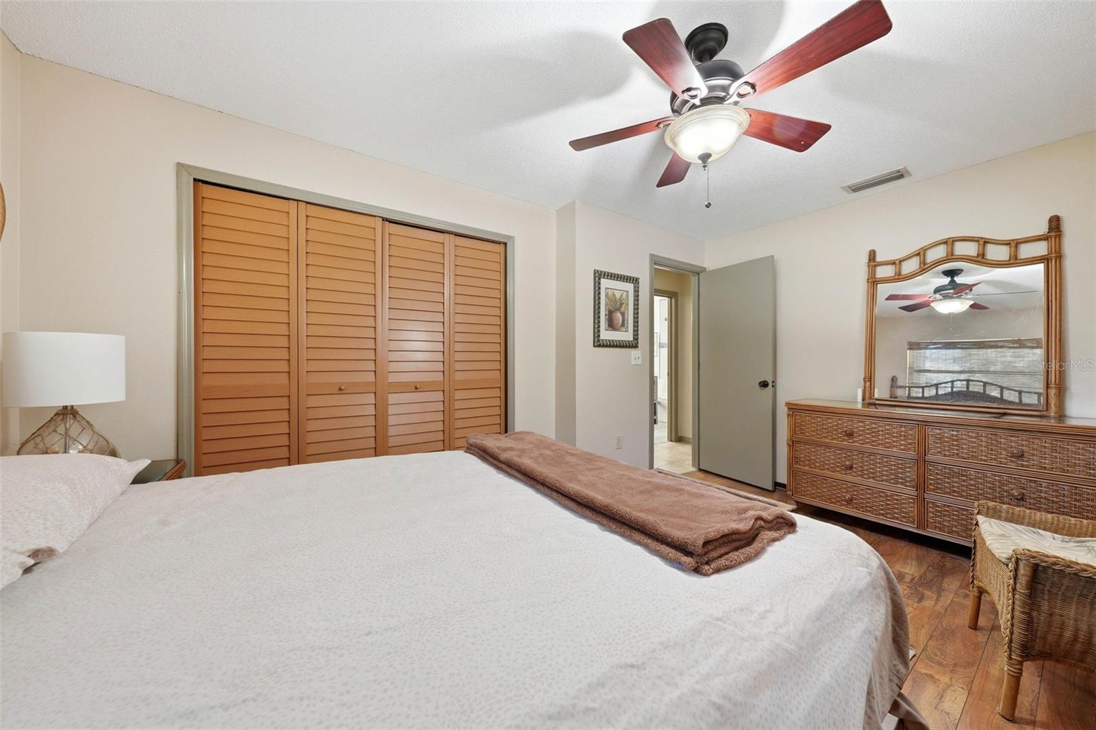 37237 GRAYS AIRPORT RD, LADY LAKE, FL, 32159