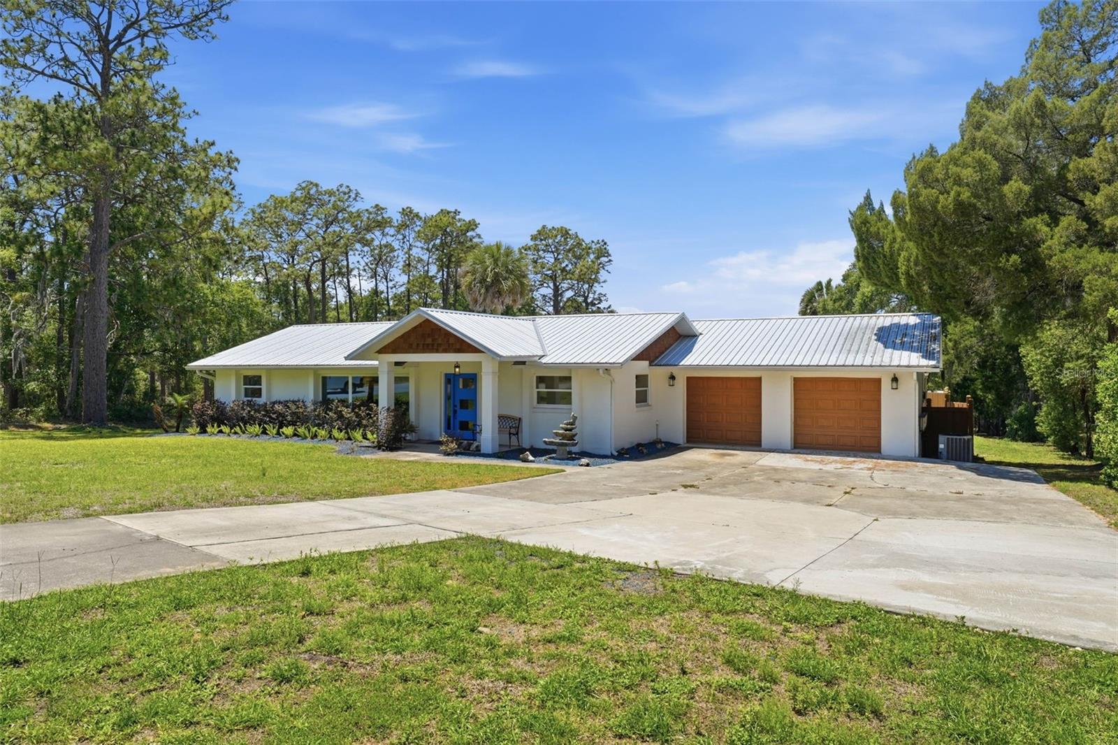 37237 GRAYS AIRPORT RD, LADY LAKE, FL, 32159