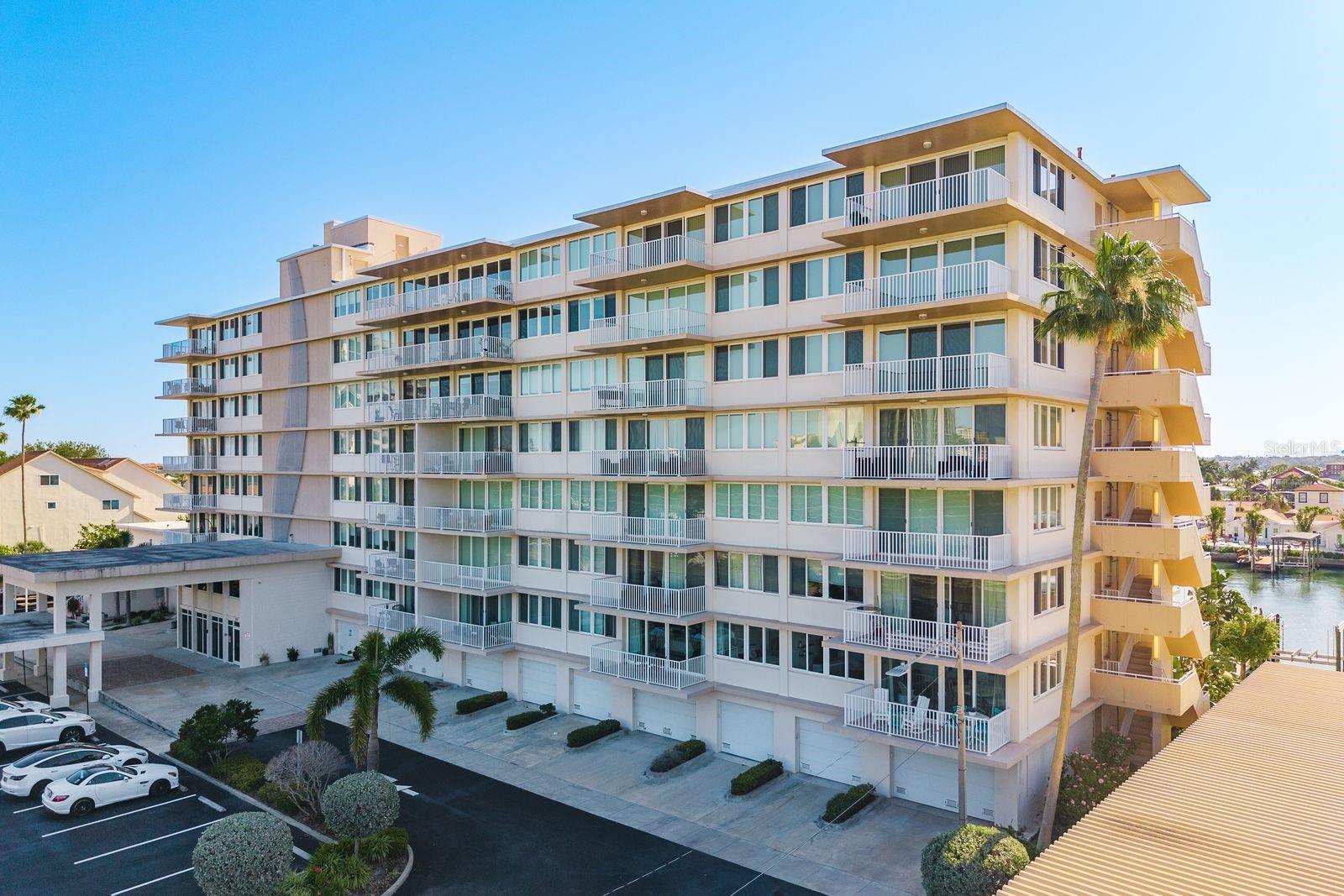 223 ISLAND WAY #2D, CLEARWATER BEACH, FL, 33767