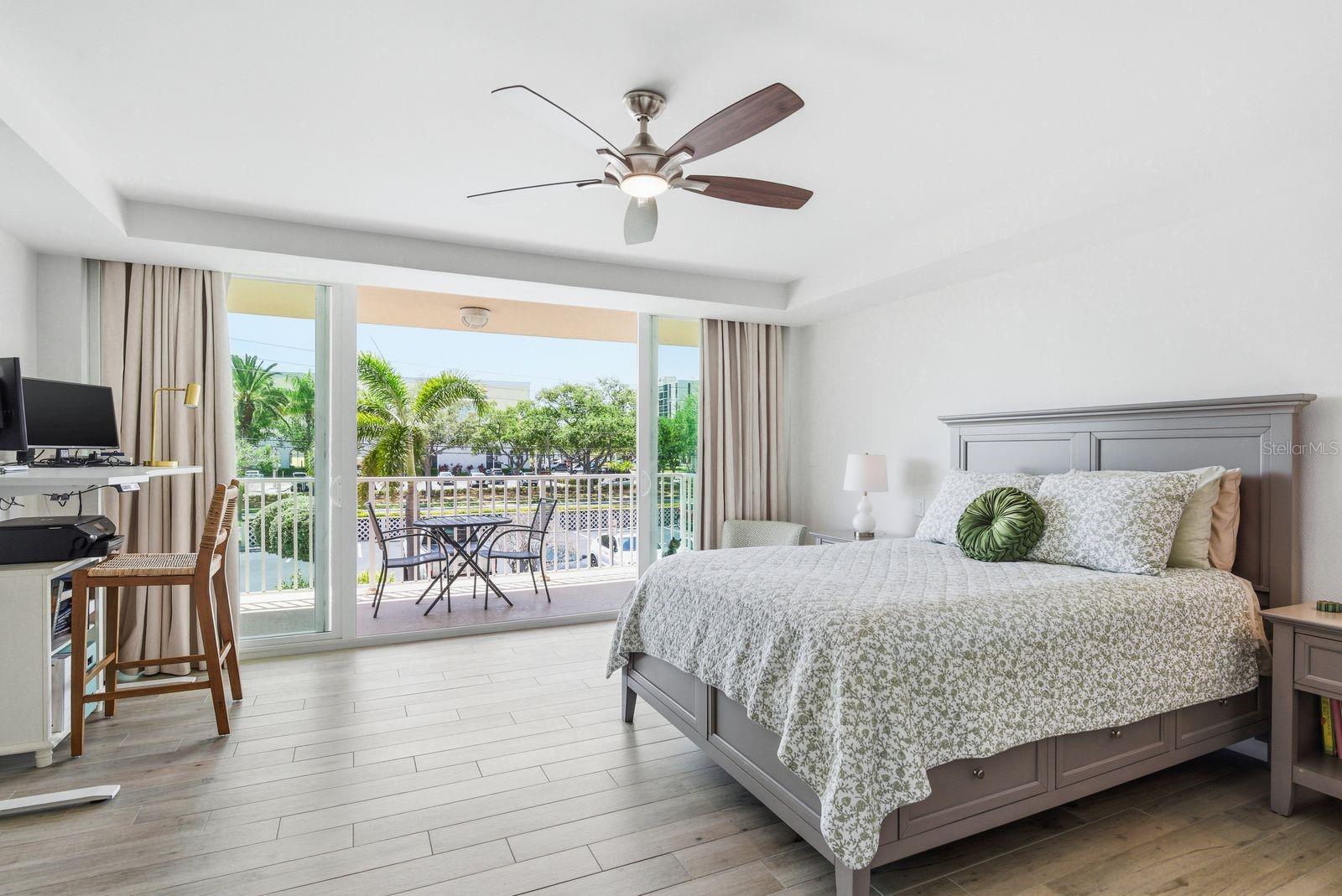 223 ISLAND WAY #2D, CLEARWATER BEACH, FL, 33767