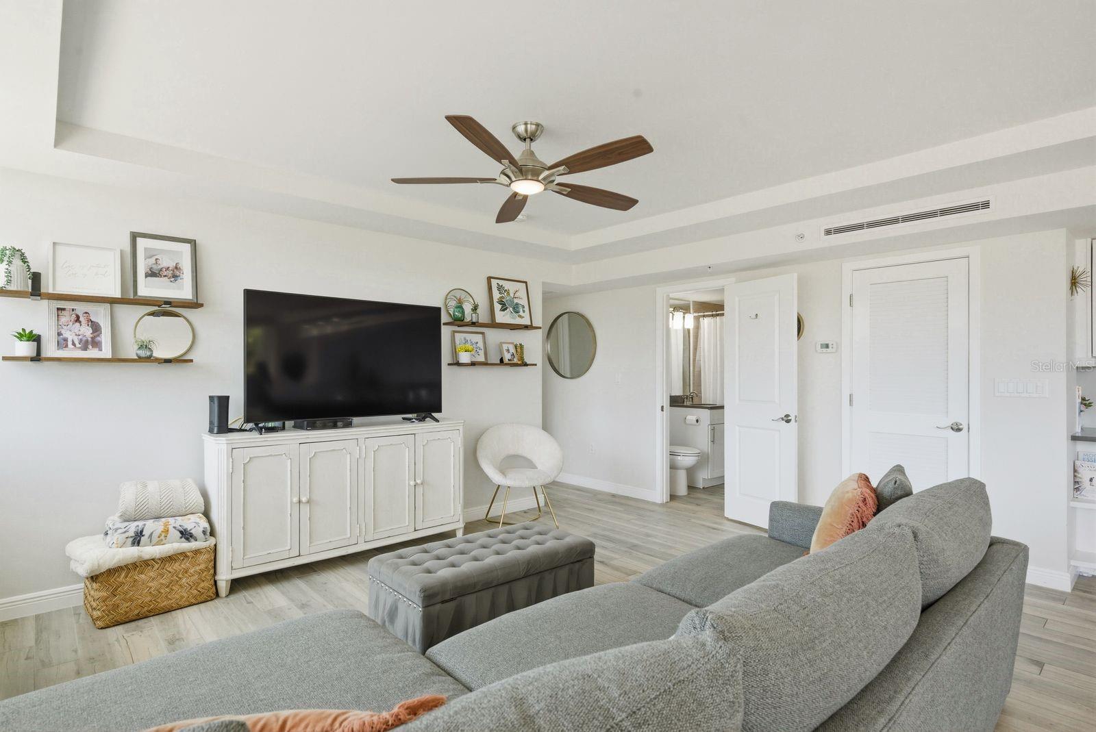223 ISLAND WAY #2D, CLEARWATER BEACH, FL, 33767