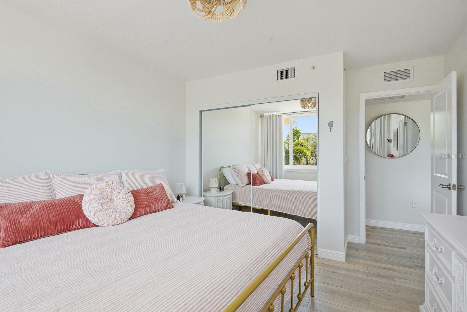 223 ISLAND WAY #2D, CLEARWATER BEACH, FL, 33767