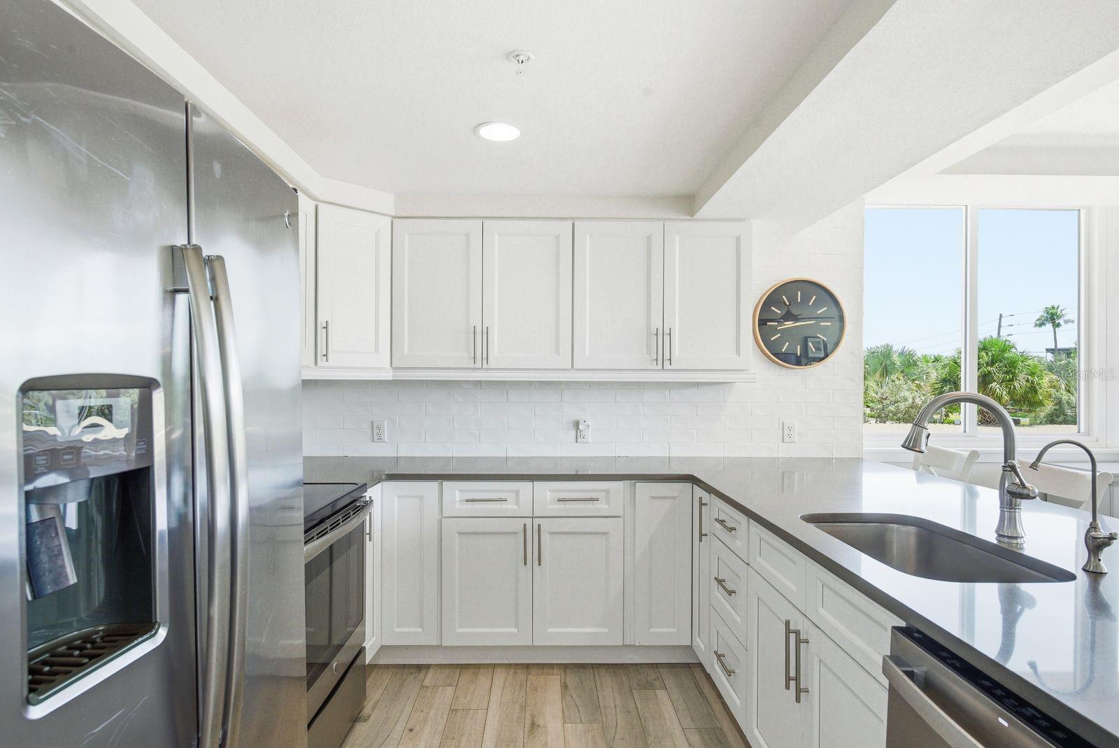 223 ISLAND WAY #2D, CLEARWATER BEACH, FL, 33767