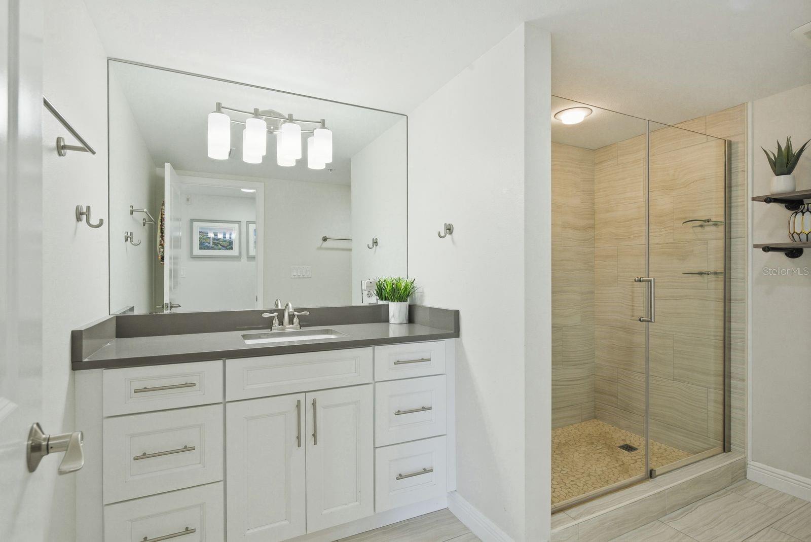 223 ISLAND WAY #2D, CLEARWATER BEACH, FL, 33767