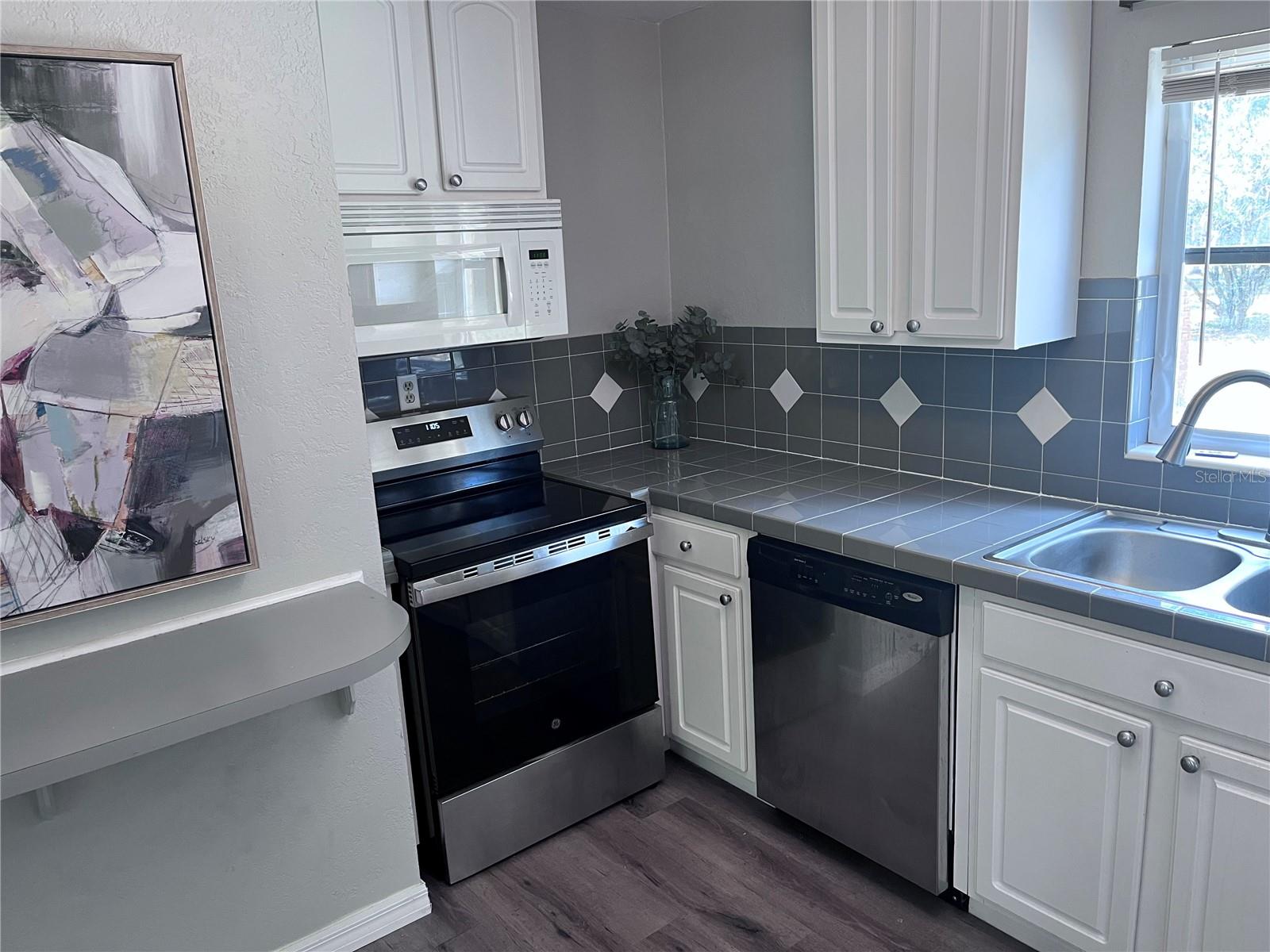 6524 48TH AVENUE DR E, BRADENTON, FL, 34203