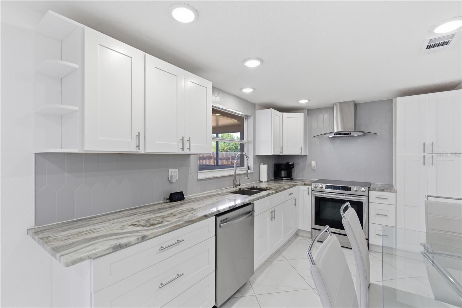 601 GOLF AND SEA BLVD, APOLLO BEACH, FL, 33572