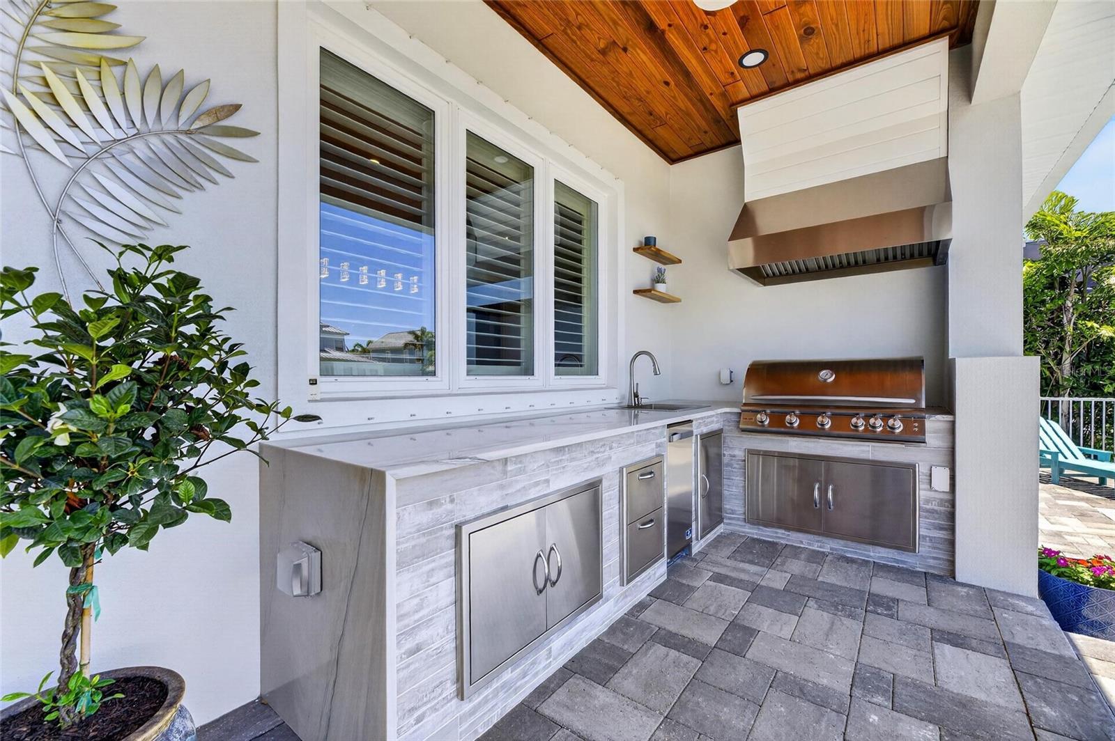 5704 TYBEE ISLAND DR, APOLLO BEACH, FL, 33572