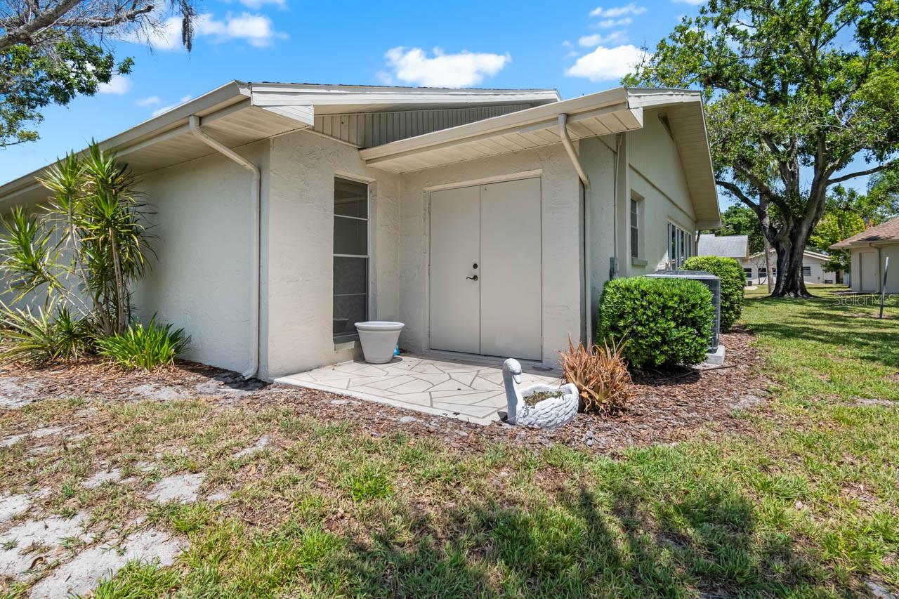 330 GLOUCESTER BLVD, SUN CITY CENTER, FL, 33573