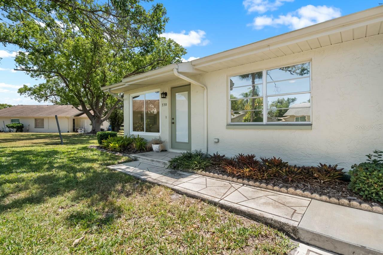 330 GLOUCESTER BLVD, SUN CITY CENTER, FL, 33573
