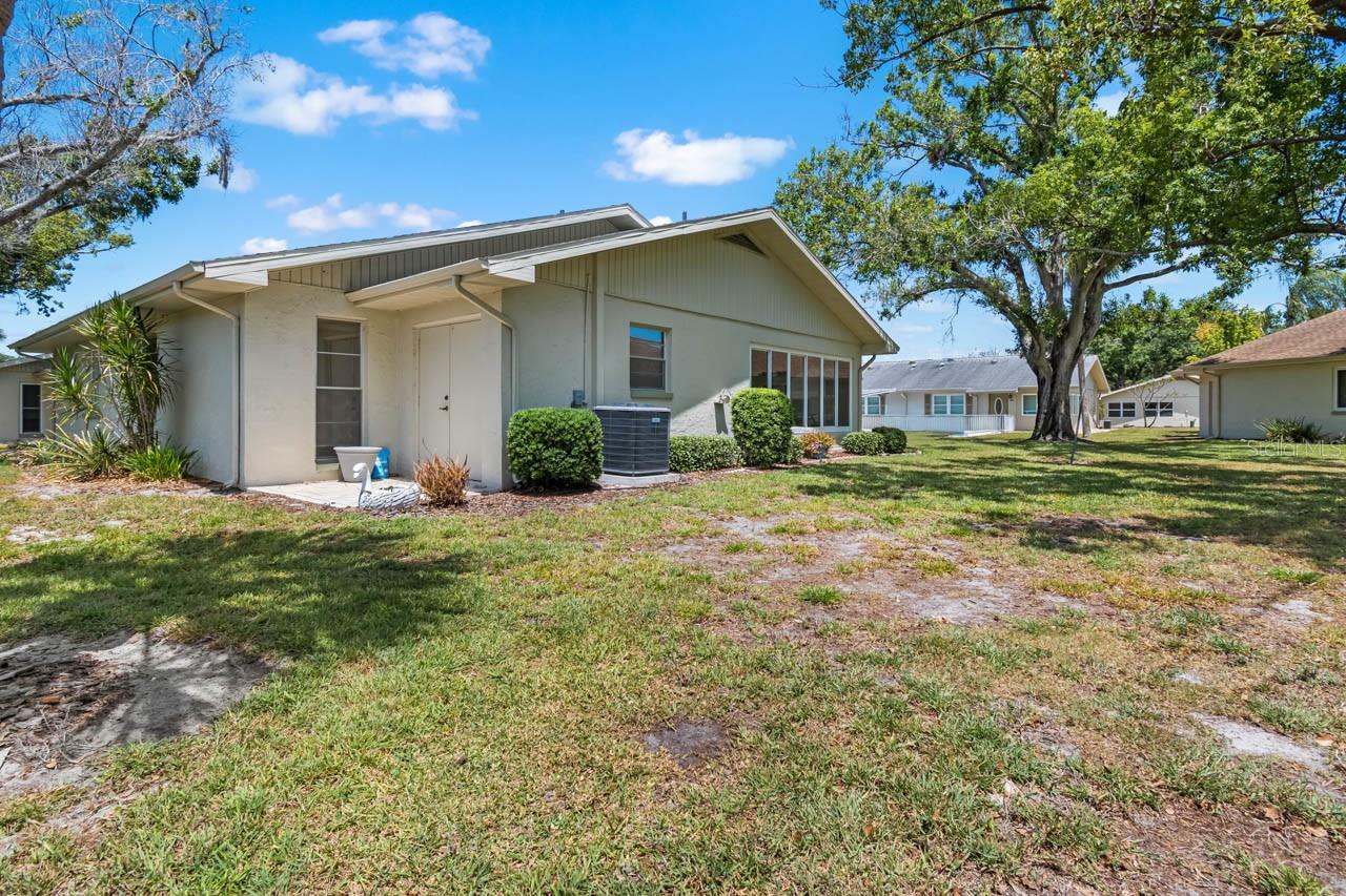 330 GLOUCESTER BLVD, SUN CITY CENTER, FL, 33573
