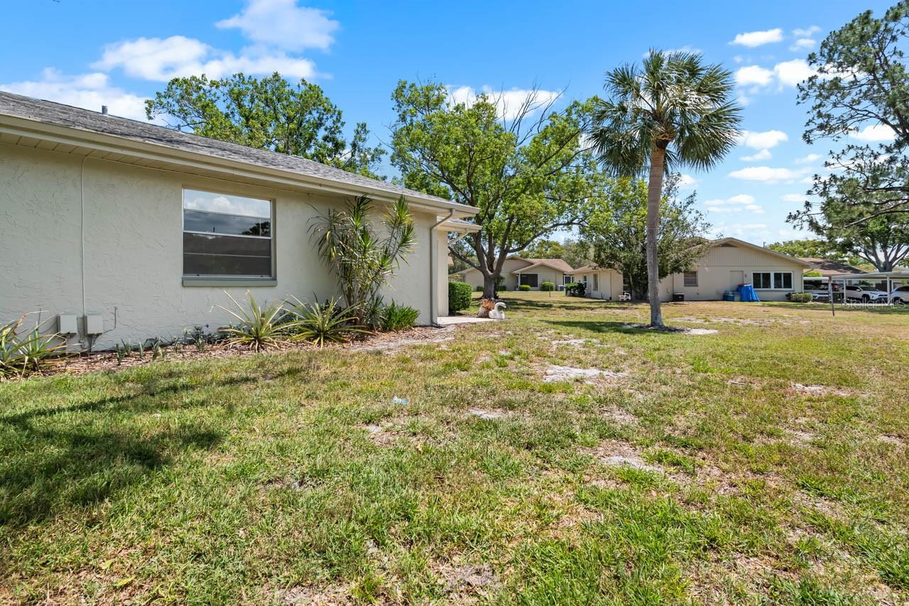330 GLOUCESTER BLVD, SUN CITY CENTER, FL, 33573