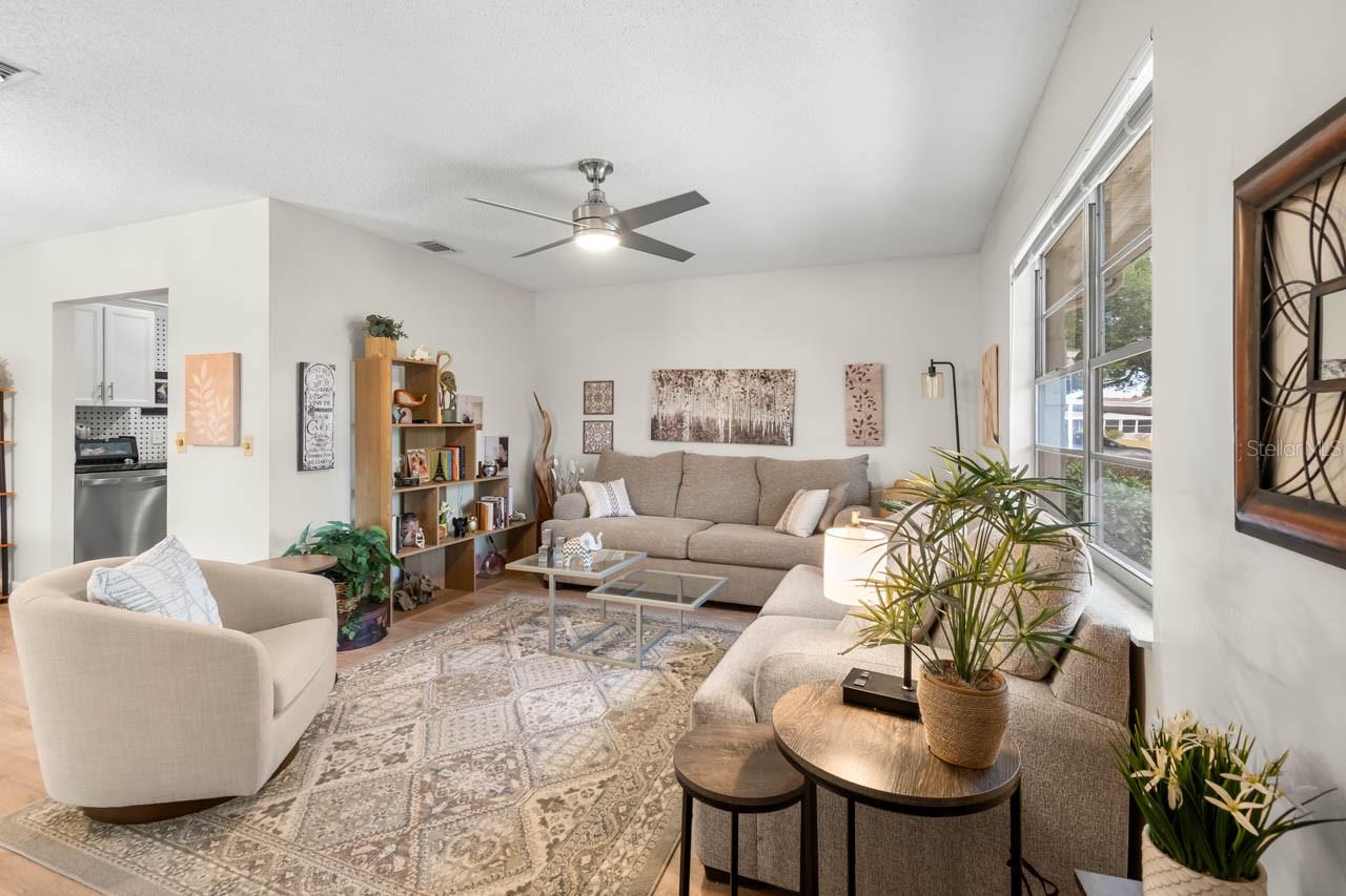 330 GLOUCESTER BLVD, SUN CITY CENTER, FL, 33573
