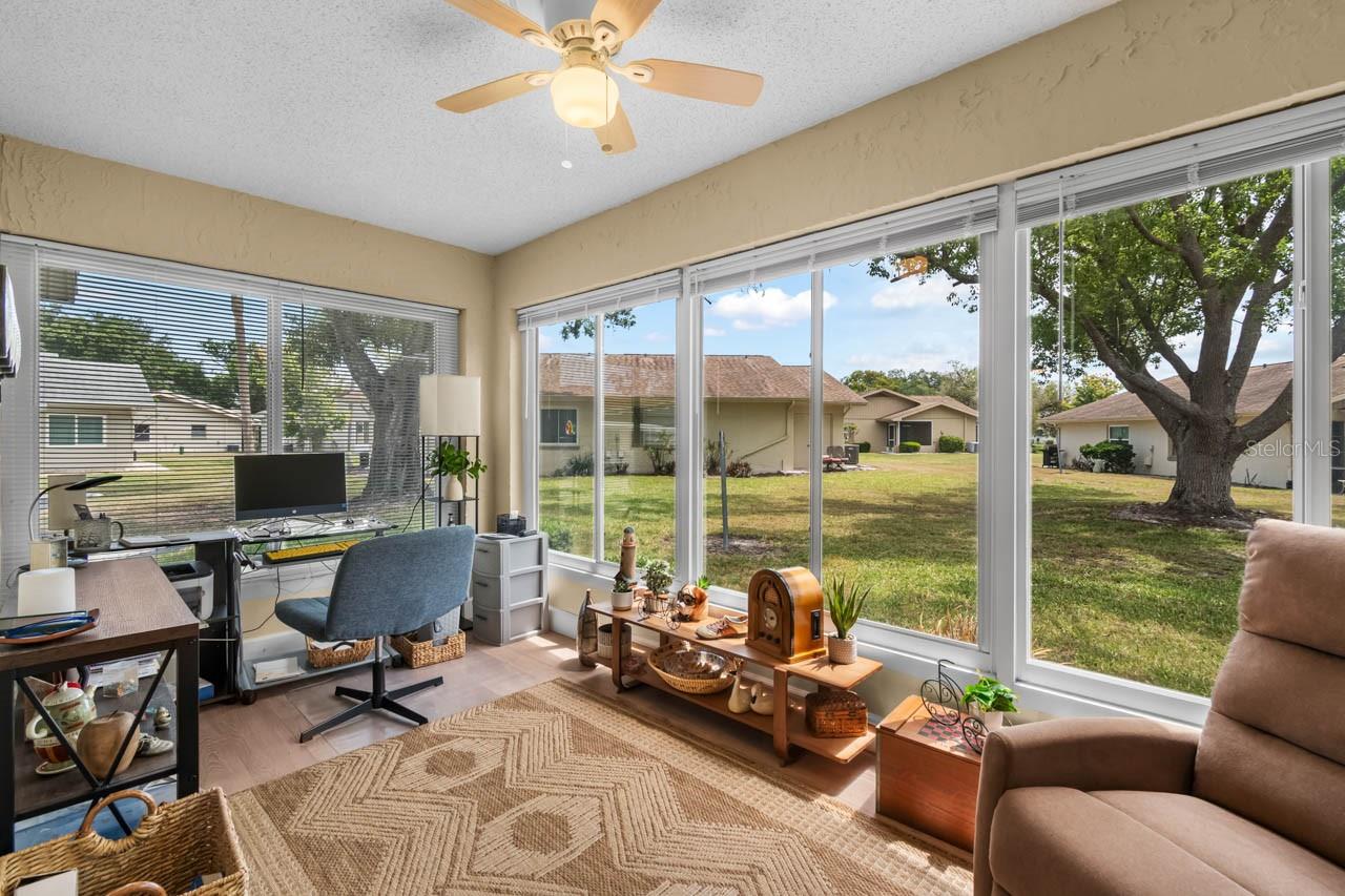 330 GLOUCESTER BLVD, SUN CITY CENTER, FL, 33573