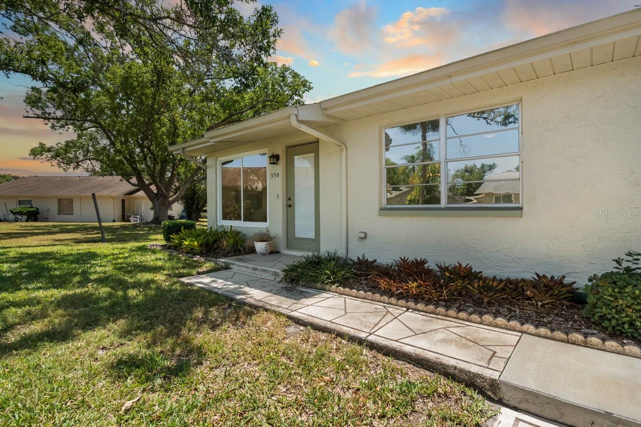330 GLOUCESTER BLVD, SUN CITY CENTER, FL, 33573