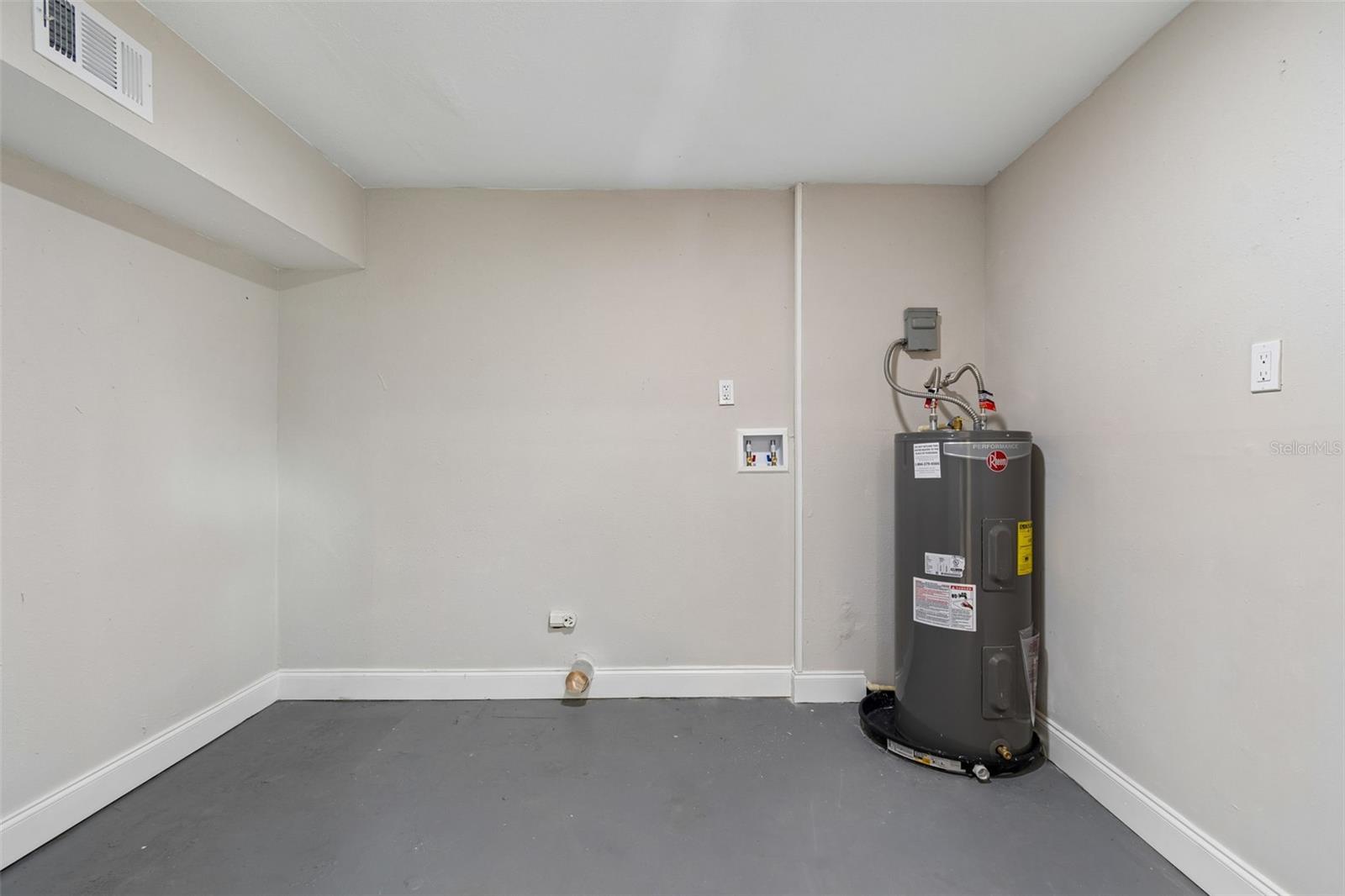 4221 EMPIRE PL, TAMPA, FL, 33610