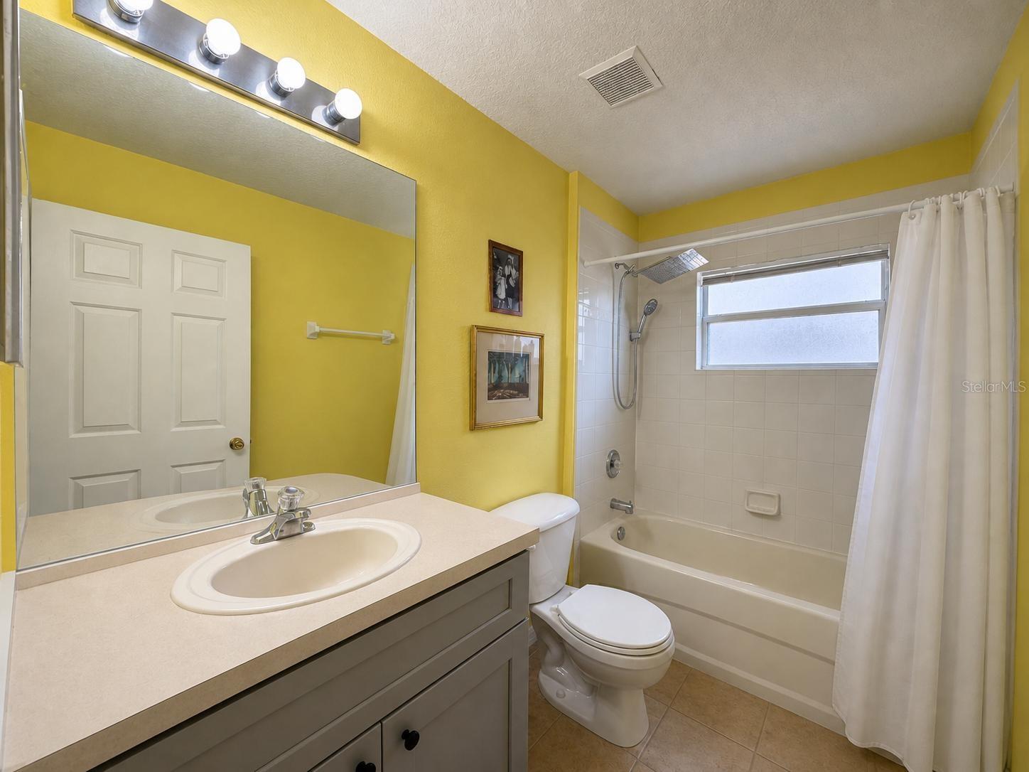 7823 CARRIAGE POINTE DR, GIBSONTON, FL, 33534