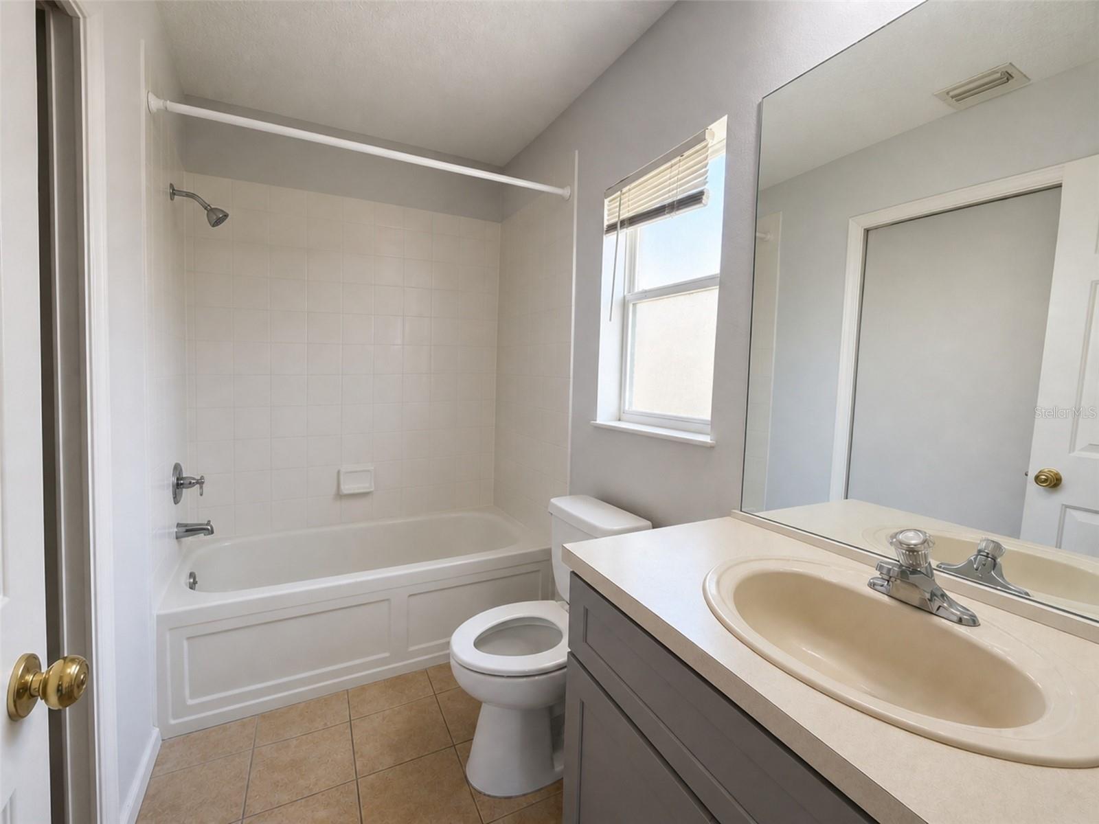 7823 CARRIAGE POINTE DR, GIBSONTON, FL, 33534