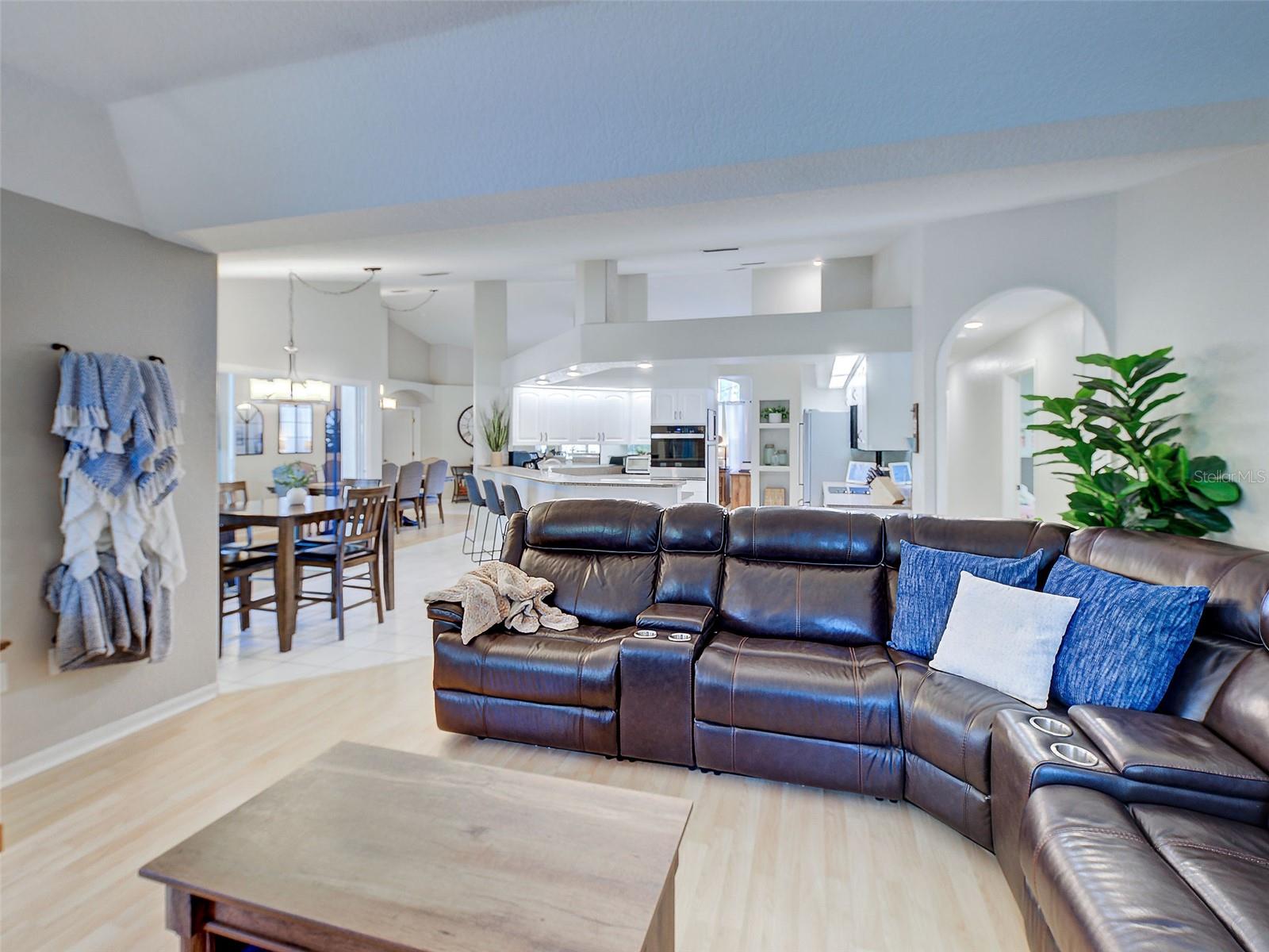 1303 E GATE DR, VENICE, FL, 34285
