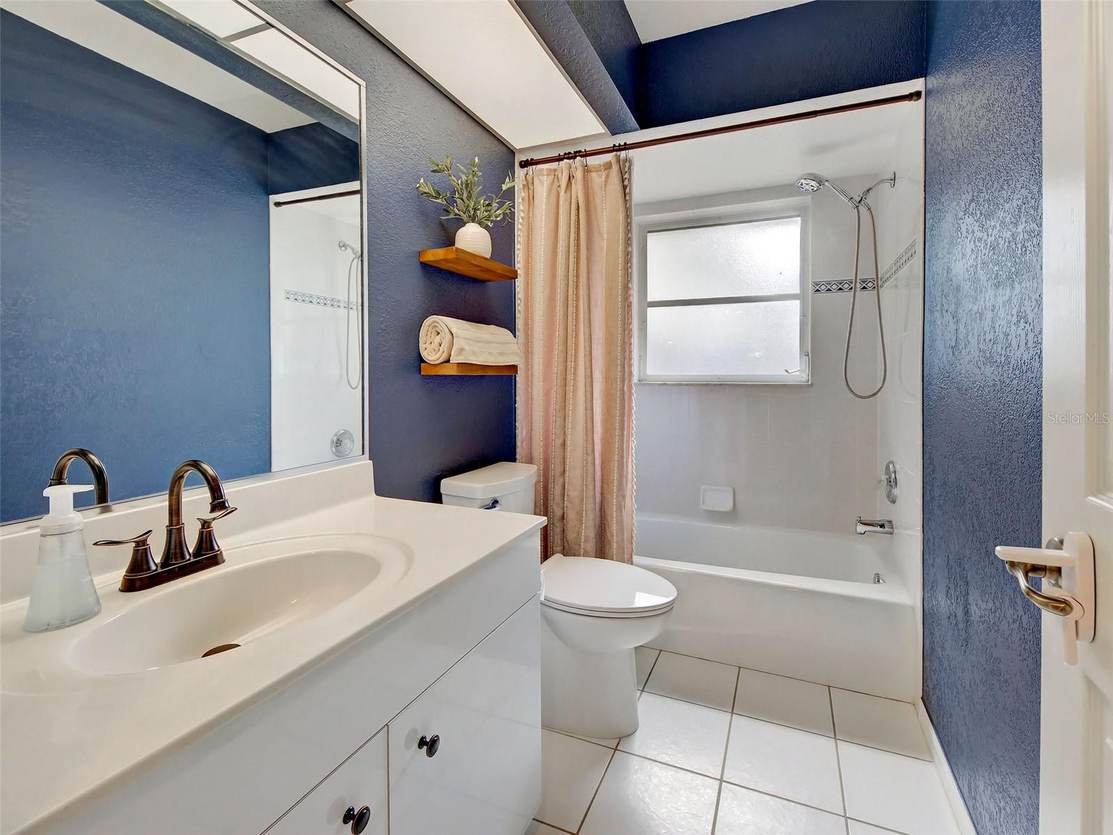 1303 E GATE DR, VENICE, FL, 34285