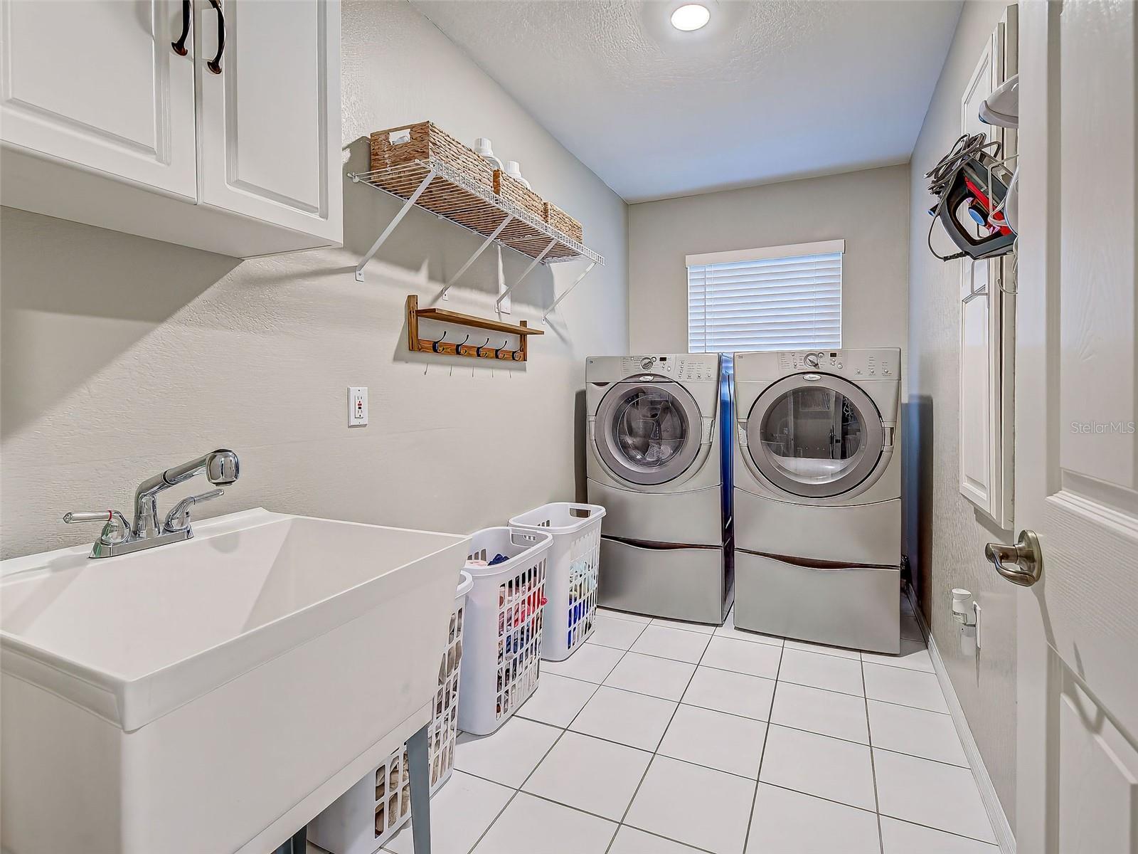 1303 E GATE DR, VENICE, FL, 34285