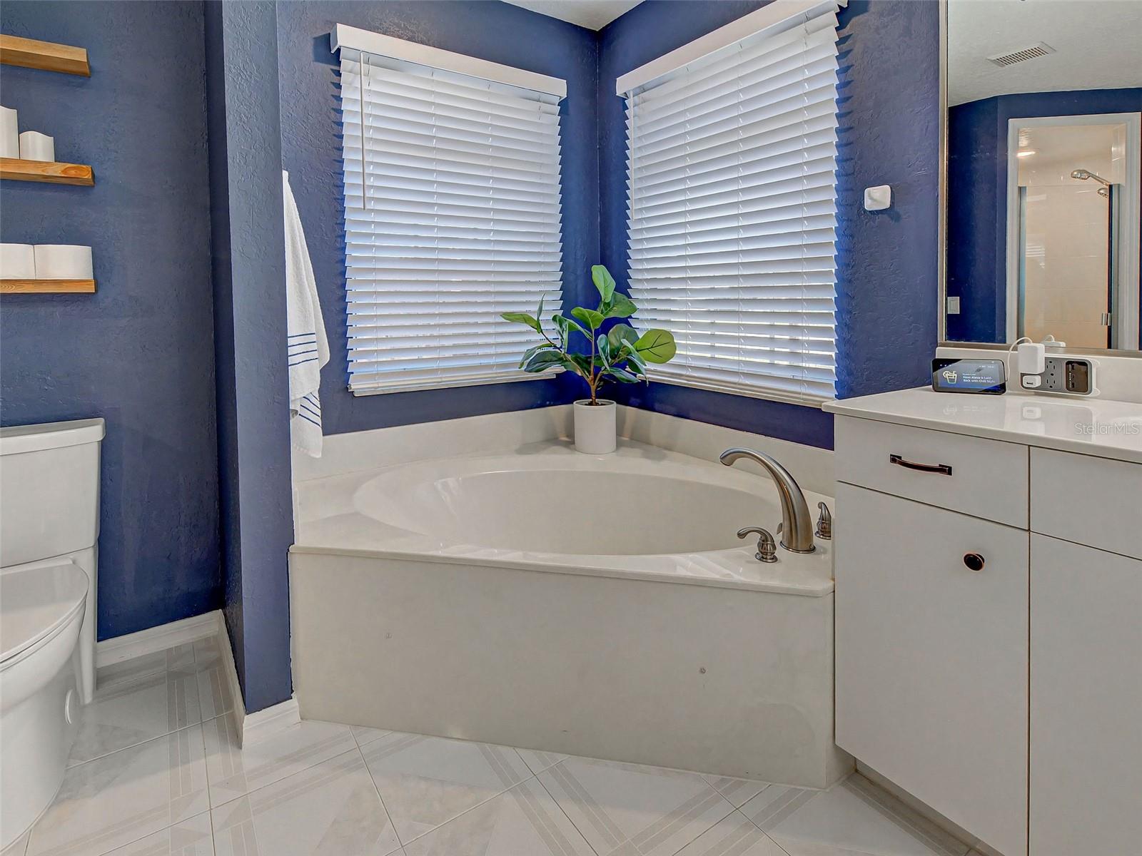 1303 E GATE DR, VENICE, FL, 34285
