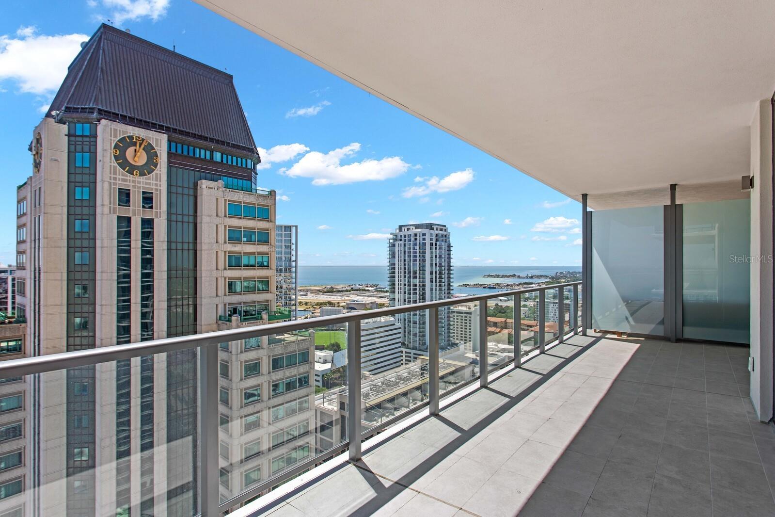 275 1ST AVE S #2703, ST PETERSBURG, FL, 33701