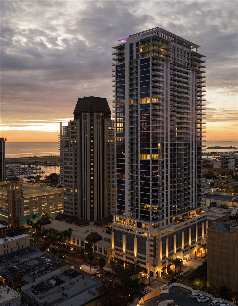275 1ST AVE S #2703, ST PETERSBURG, FL, 33701