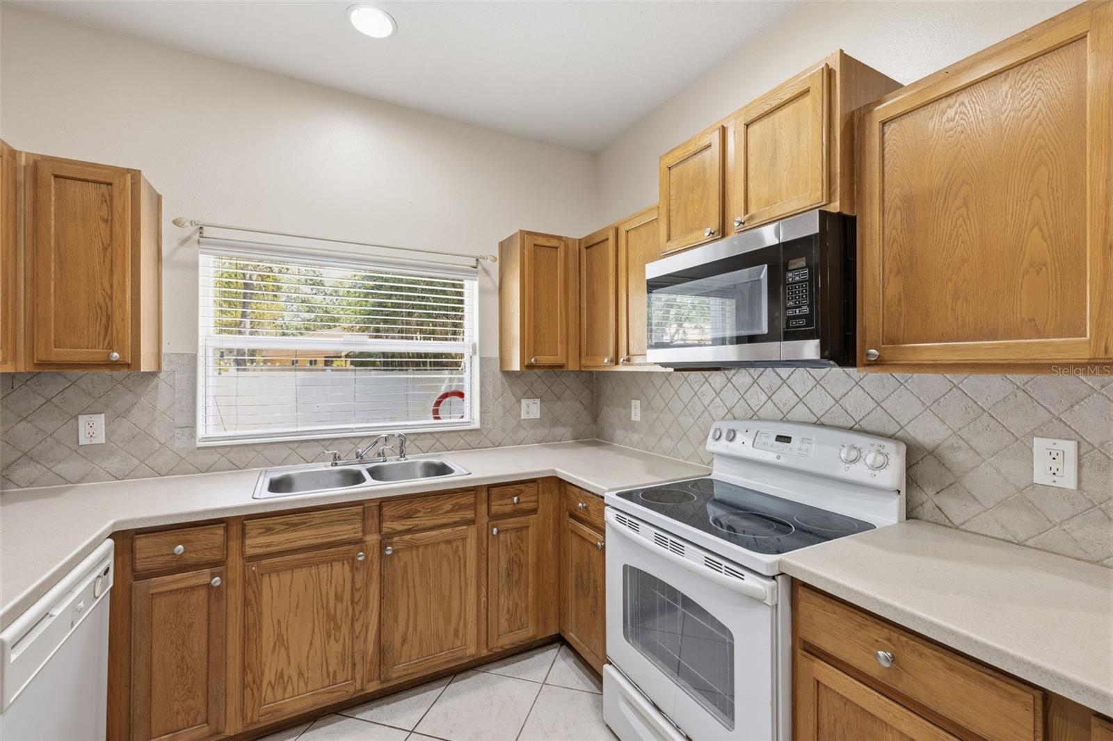 4423 AMBERLY OAKS CT, TAMPA, FL, 33614