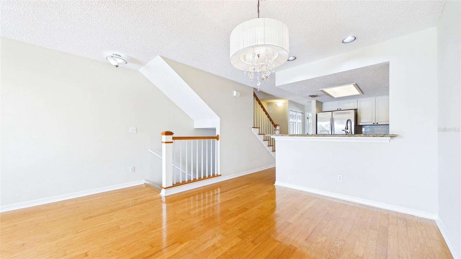 323 MADEIRA CIR, ST PETERSBURG, FL, 33715