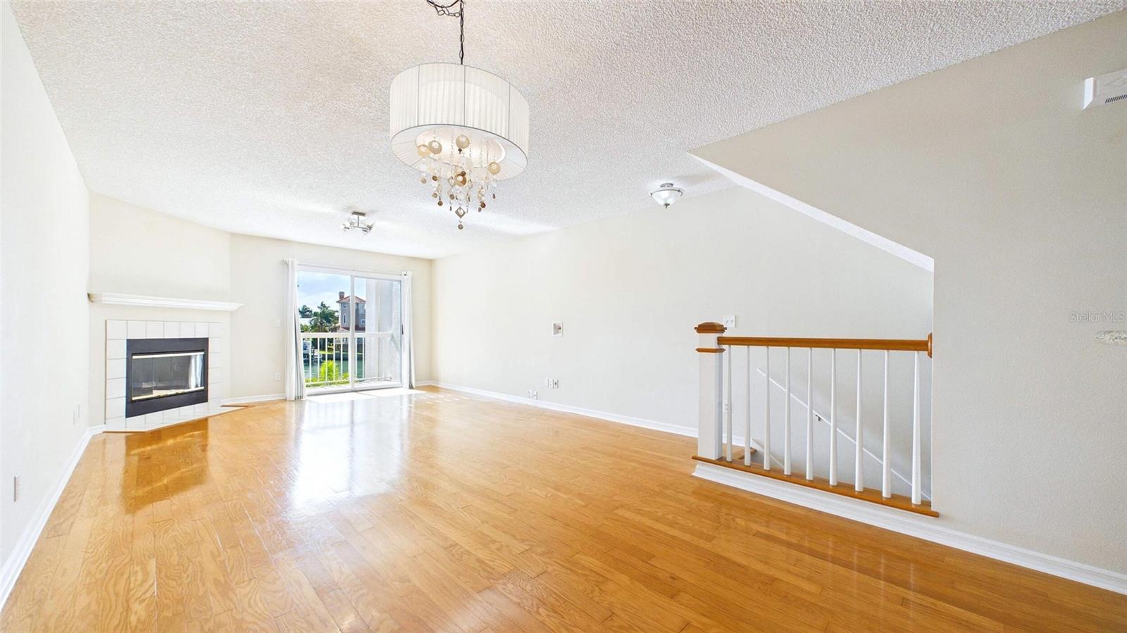 323 MADEIRA CIR, ST PETERSBURG, FL, 33715