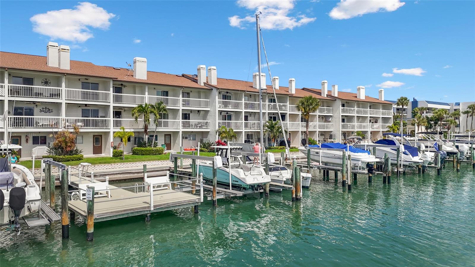 323 MADEIRA CIR, ST PETERSBURG, FL, 33715