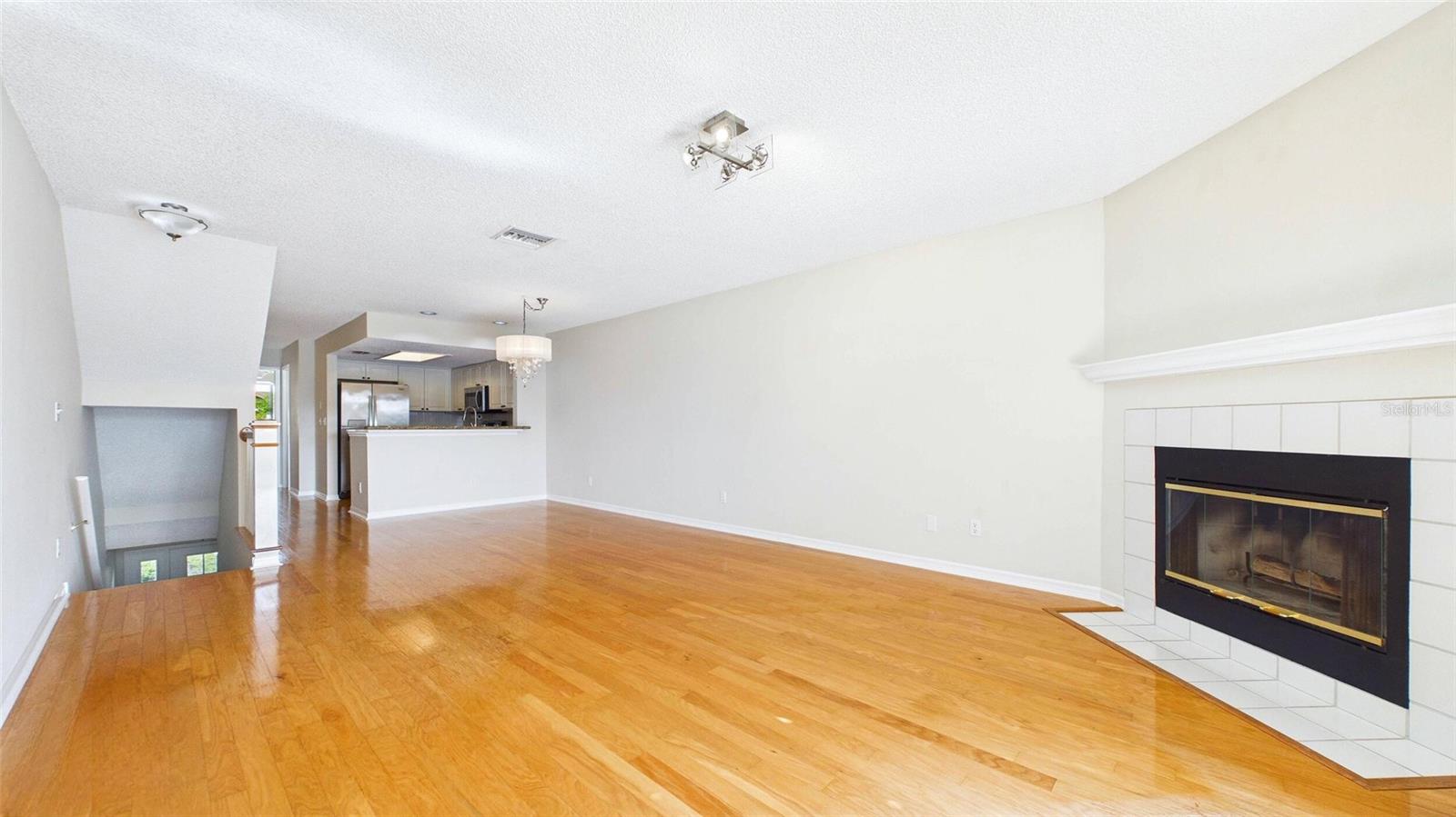 323 MADEIRA CIR, ST PETERSBURG, FL, 33715