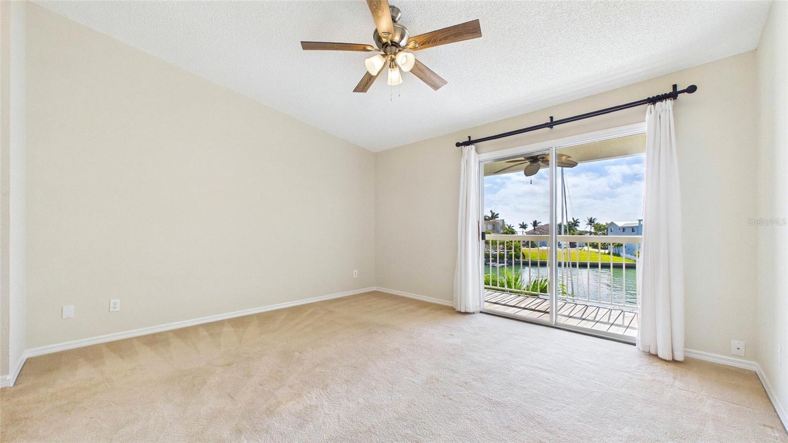323 MADEIRA CIR, ST PETERSBURG, FL, 33715